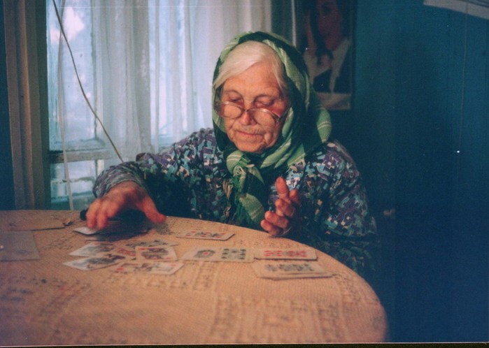 Бабушка надвое сказала - значение фразеологизма. Смысл выражения про ...